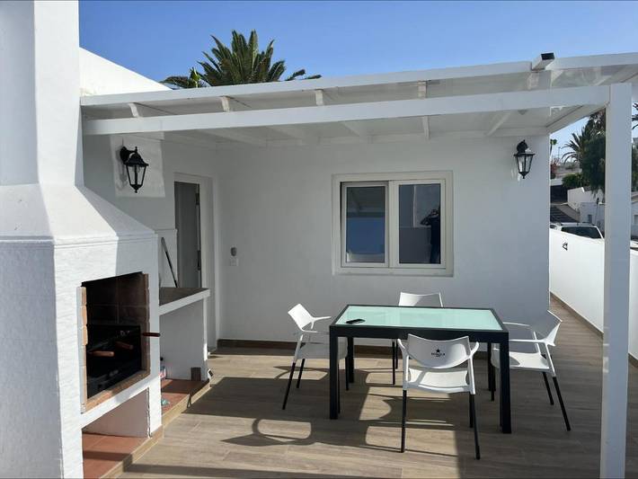 Casa rural para 4 personas, con piscina además de terraza y vistas en Tías - 2