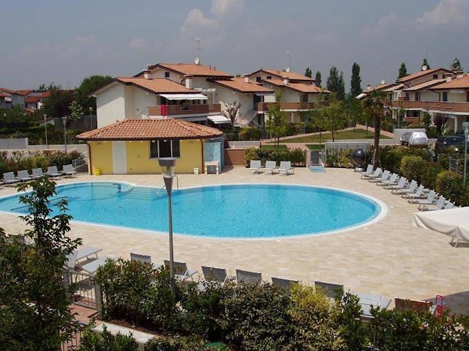 Casa vacanza per 5 persone, con giardino e piscina in Eraclea Mare