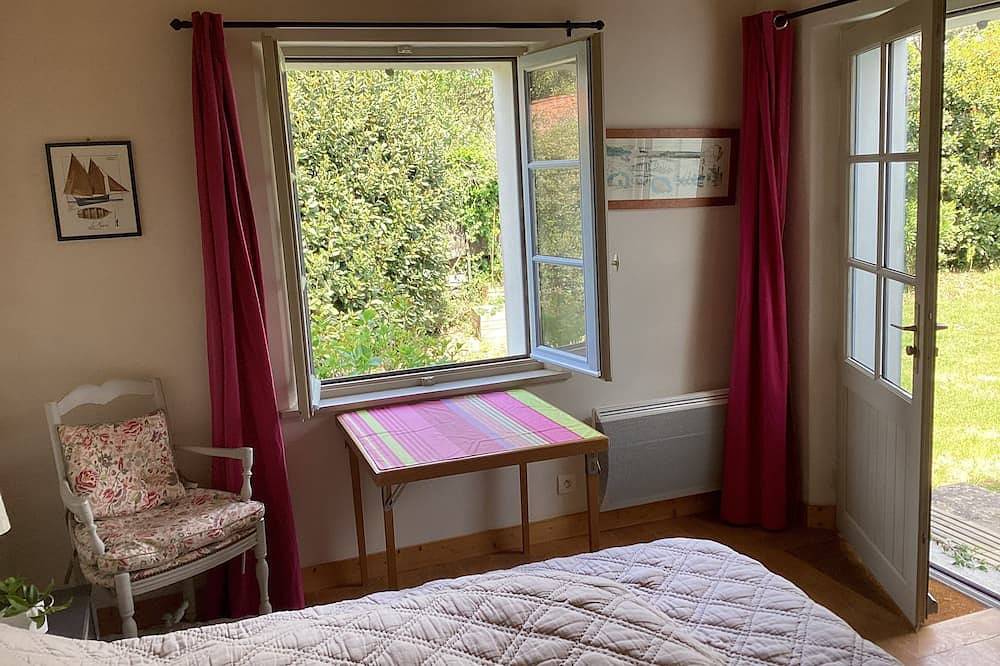 Beautiful, quiet house with large garden near sailing club in L'Île-d'Yeu, Vandea