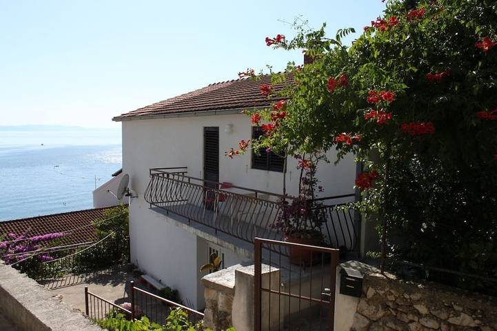 Ganze Wohnung, 2-Zimmer-Ferienwohnung am Strand Podgora, Makarska in Podgora, Makarska Riviera
