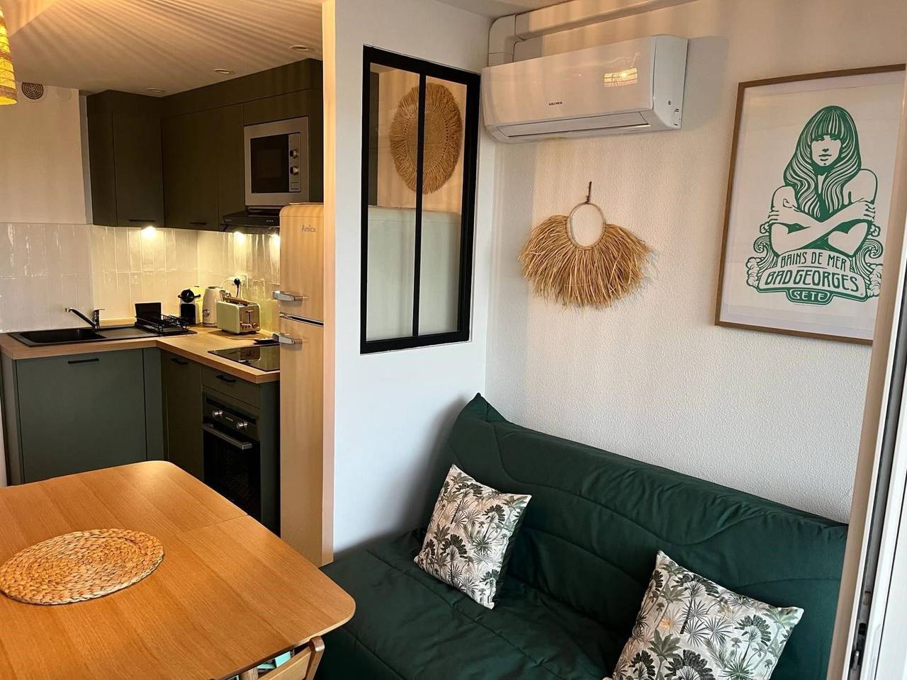 Entire apartment, Seaside Tropical Duplex mit Pool in Frontignan, Côte d'Améthyste