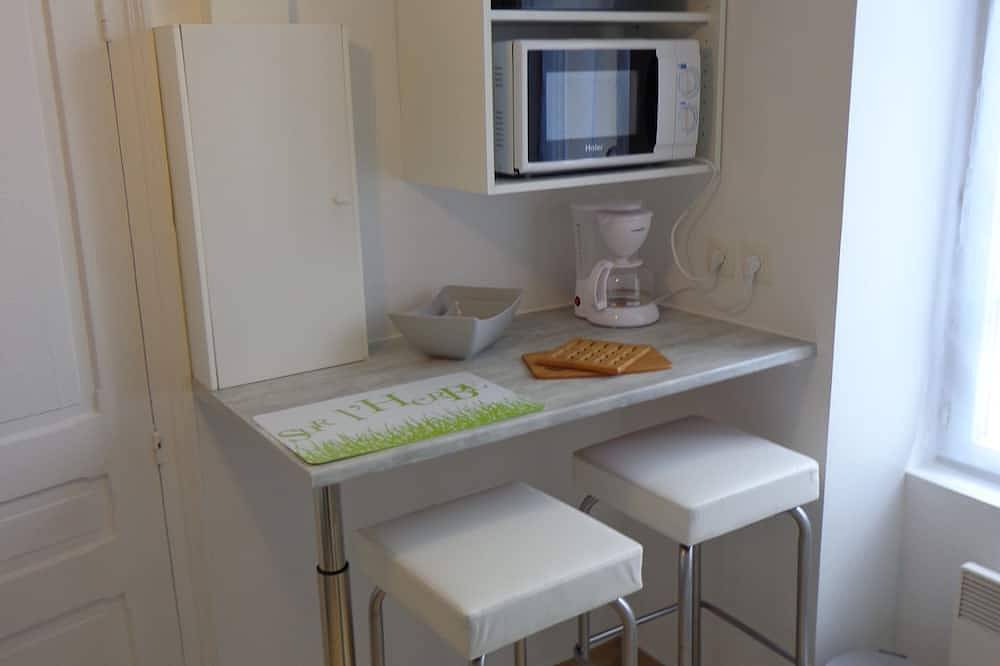 Apartamento entero, Apartamento para 2 personas en el centro de un \"gran pueblo en el campo\" in Guéret, Región de Guéret