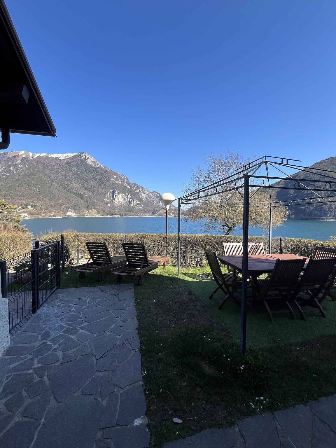 Holiday home with private access to the lake in Val Maria-pur, Ledro