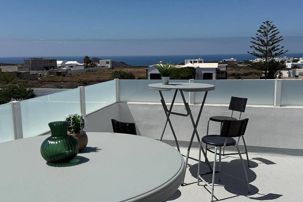 Casa Nopasanada: habitación La Gomera con baño privado exterior in Tinajo, Timanfaya