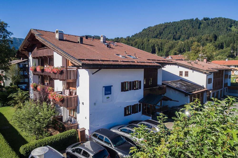 Apartamento entero, Robogen, 1 room, 2nd floor, east/south, surrounding balcony - Trinkl in Bad Wiessee, Alpes Bávaros