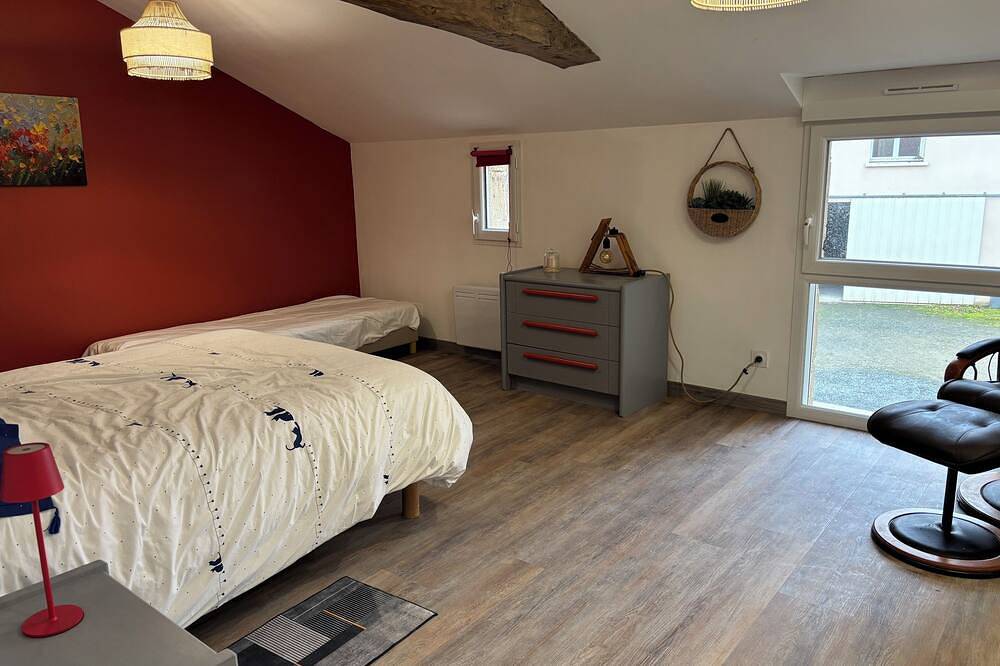 Renovated wine estate in the countryside, 5 km from the Biopark in Les Verchers-sur-Layon, Loire-Tal