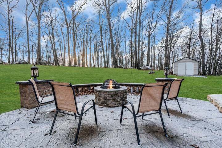 Vacation rental for 12 people, with yard, with pets in Rockland County