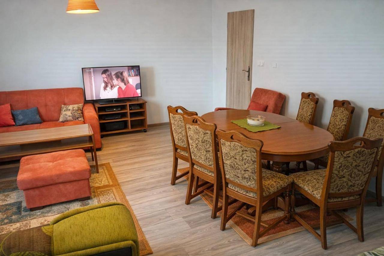 Přízemní útulný apartmán s vlastní saunou a bazénem in Nýdek, Moravië-Silezië