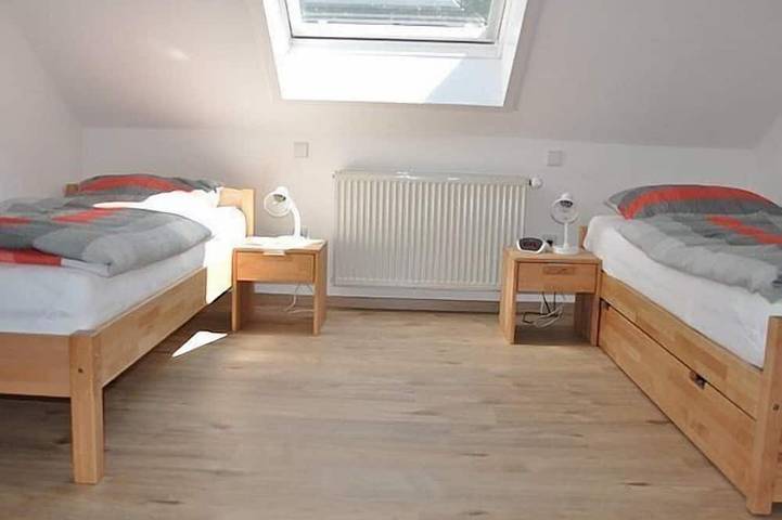Ganze Wohnung, 80qm große Ferienwohnung in idyllischer Lage am Waldrand in Leipheim, Bayerisch Schwaben