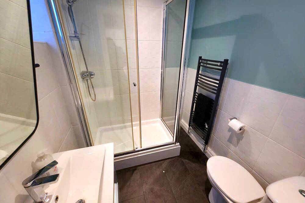 Entire apartment, Spacious 2 bed apartment opposite main beach! in Woolacombe, Devon