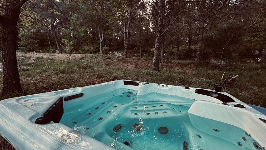 Maison de campagne pour 2 personnes, avec jacuzzi ainsi que piscine et jardin à Saint-Zacharie - 4
