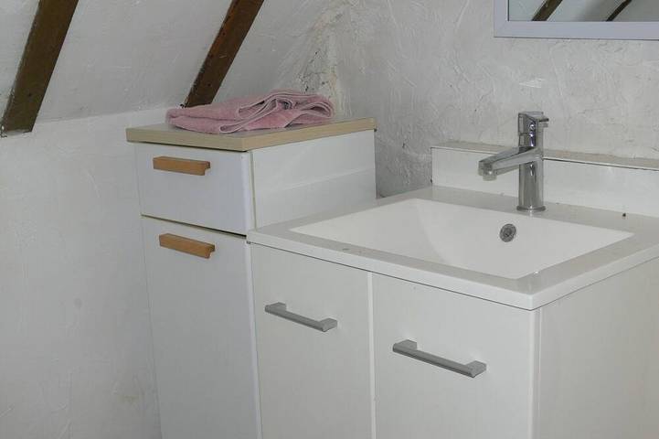 Location de vacances pour 2 personnes, avec jardin et piscine à Allonnes - 4