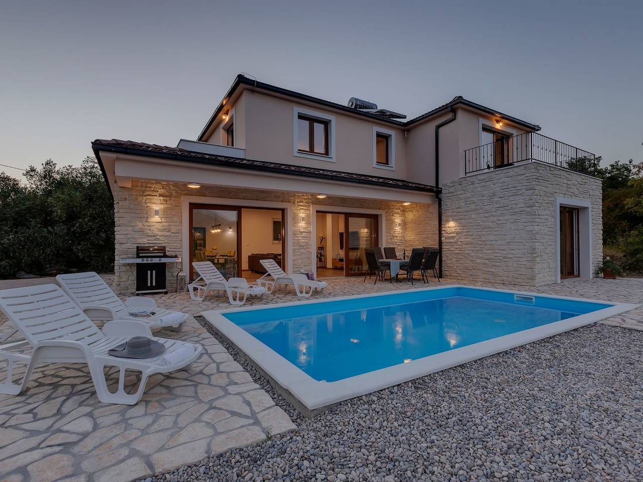 Alleinstehende Villa Slime mit Pool und Garten in Slime, Dalmatinisches Zagora