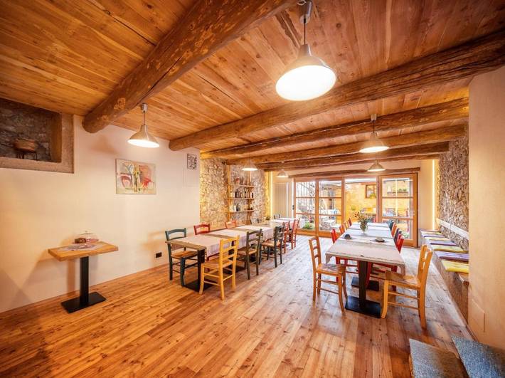 Hôtel pour 3 personnes, avec piscine ainsi que jardin et terrasse à Macra - 3