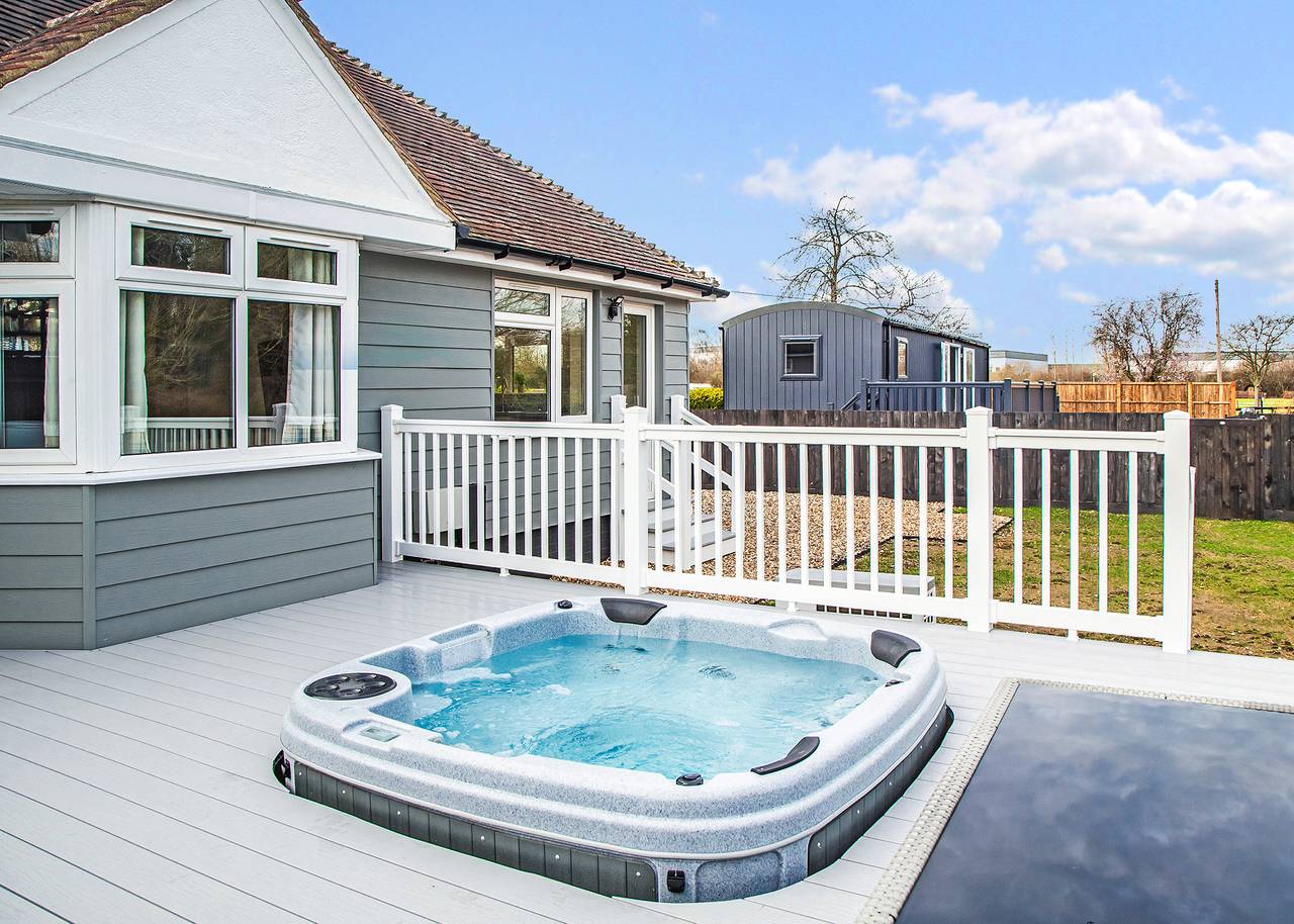 Riverside Cottage in Broxbourne, Hertfordshire