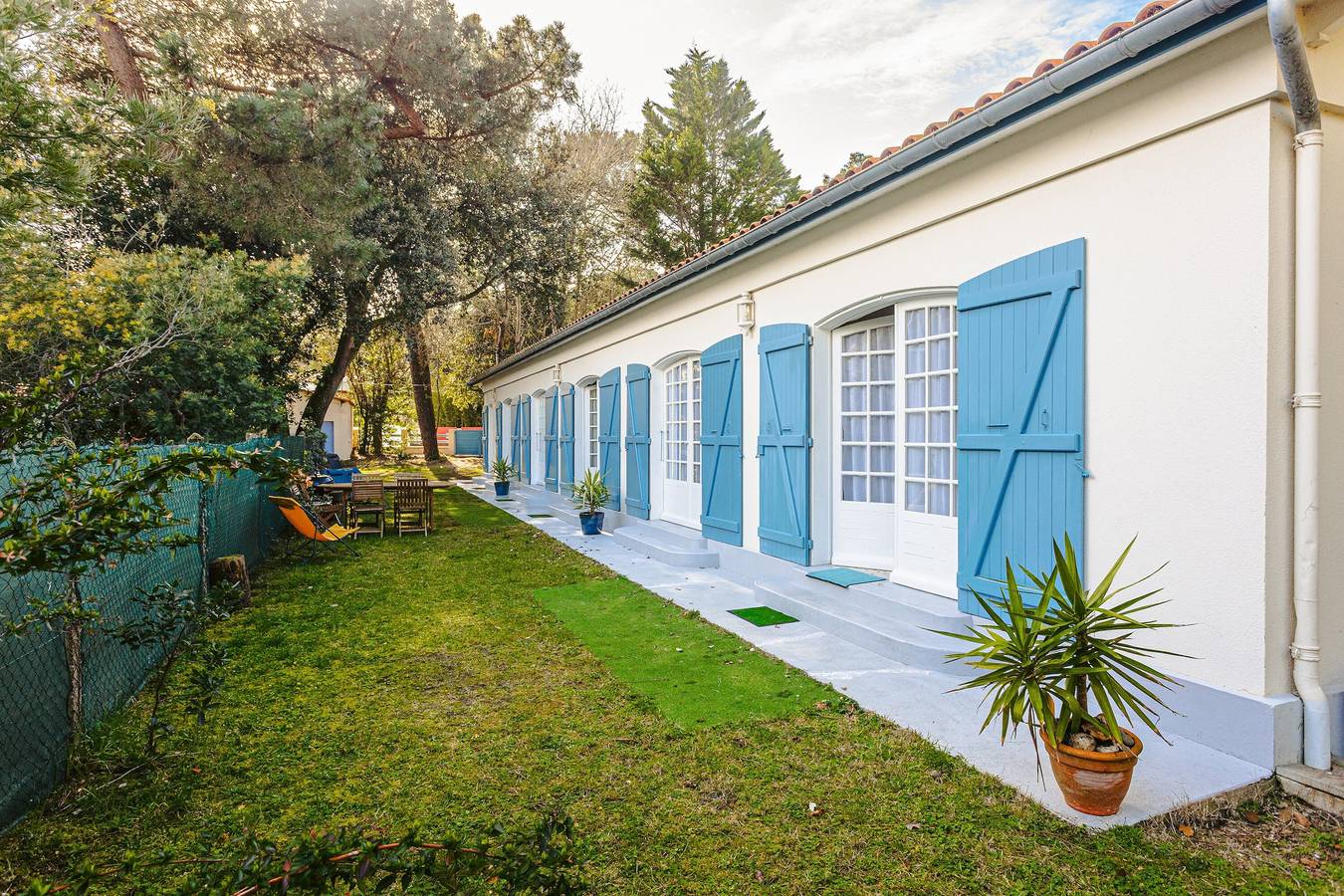 Maison de vacances 'Longère Proche Plage Et Forêt 1' avec terrasse partagée, jardin partagé et Wi-Fi in Saint-Trojan-les-Bains, Côte de Beauté