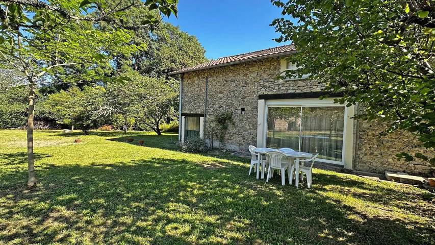 Gîte pour 5 personnes, avec jardin
