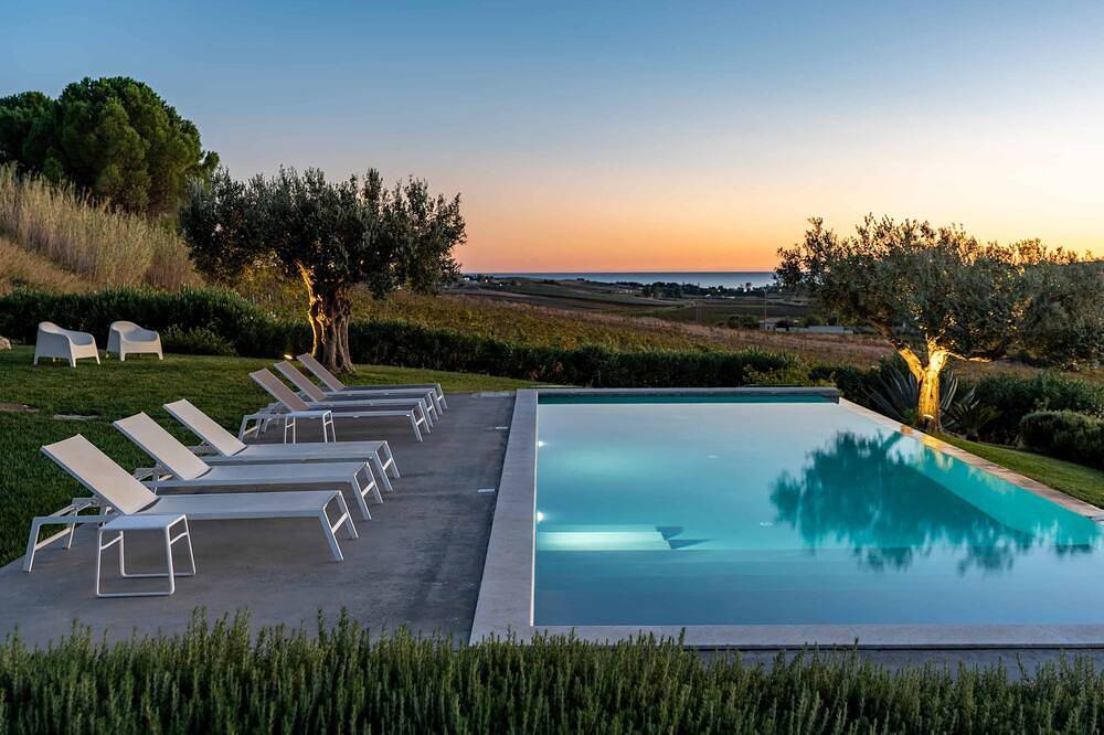 Arete- panoramic 3-bedroom villa in Memphis in Menfi, Provincia di Agrigento