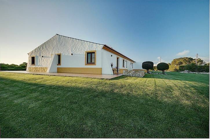Casa de férias para 8 pessoas, com Terraço e Jardim e ainda Piscina infantil and Piscina em Odeceixe