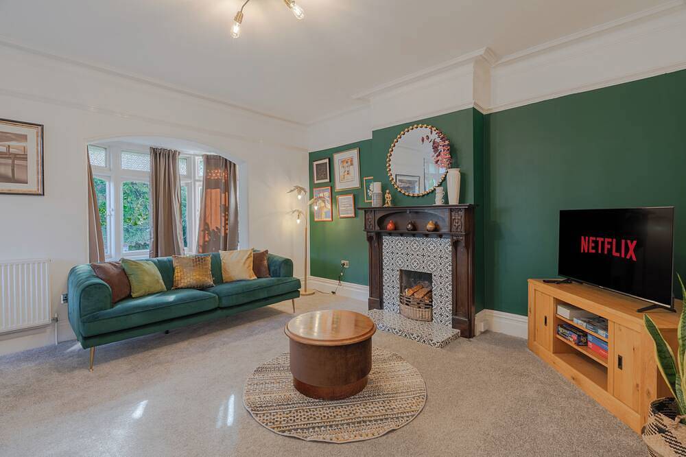 Central Banbury stay comfy and spacious for groups in Banbury, Oxfordshire