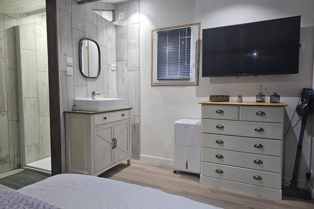 Apartamento entero, Studio: Le clos de Marjo in Parthenay in Parthenay, Deux-Sèvres