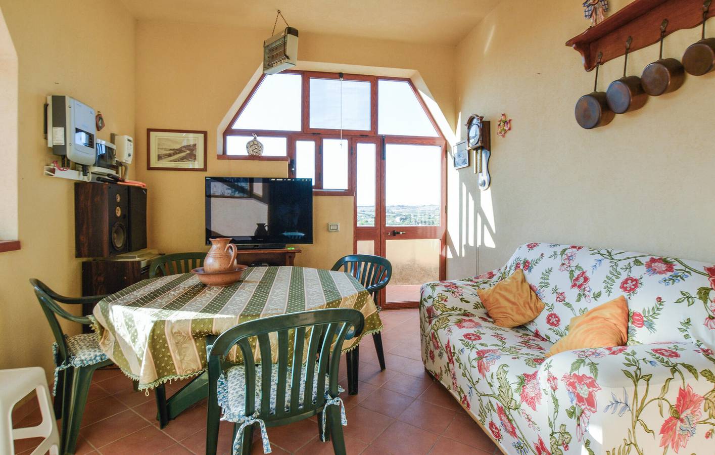 Apartamento vacacional entero, Acogedor apartamento con WiFi, aire acondicionado y aparcamiento, cerca de la playa y restaurantes. in Contrada Fiori, Menfi