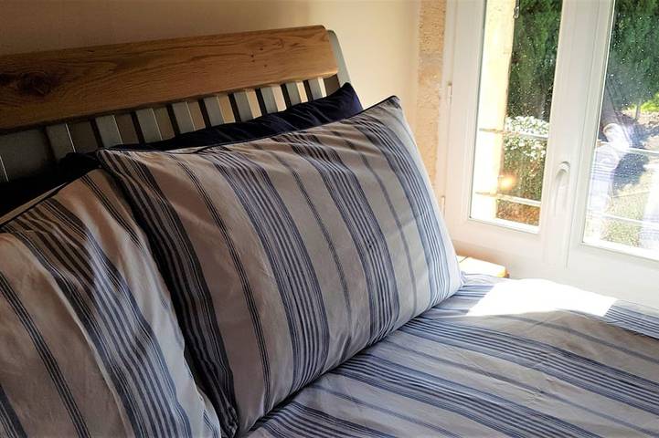 Location de vacances pour 4 personnes, avec piscine et jardin à Saint-Palais-de-Phiolin - 4