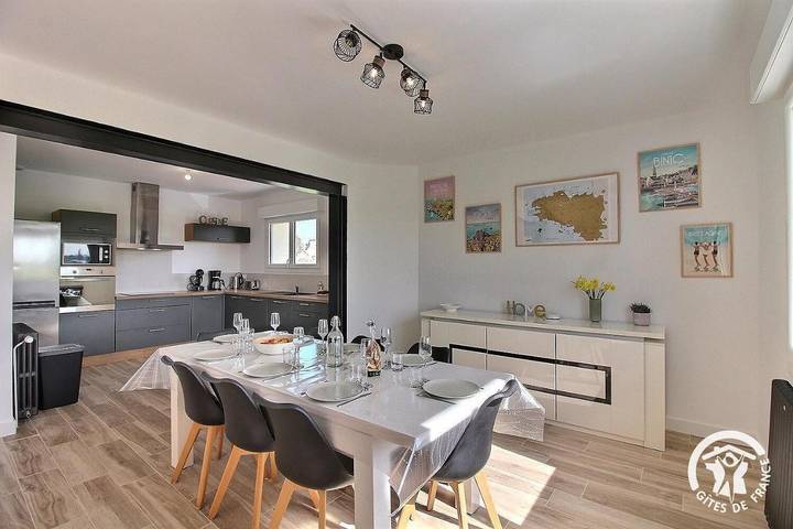 Location de vacances pour 7 personnes, avec terrasse et jardin, adapté aux familles à Pommeret - 2