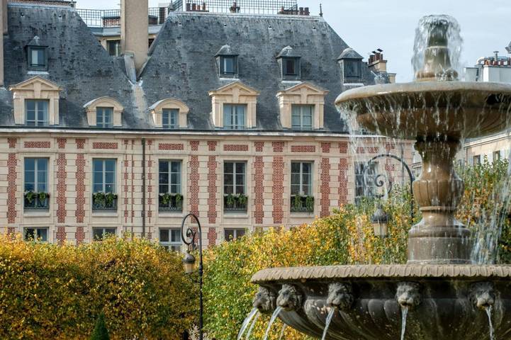 Hôtel pour 6 personnes, avec piscine ainsi que vue et terrasse, animaux acceptés