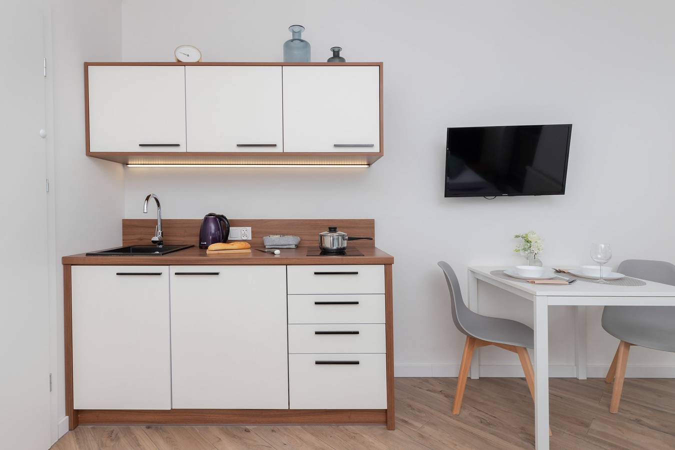 Hel enrumslägenhet, Modern Studio in Gdansk | Parking | Close to Railway Station in Wrzeszcz Dolny, Gdańsk