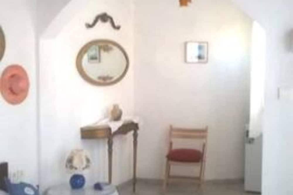 Entire apartment, Traditional apartment In The Center Of Artemonas, Sifnos in Cyclades