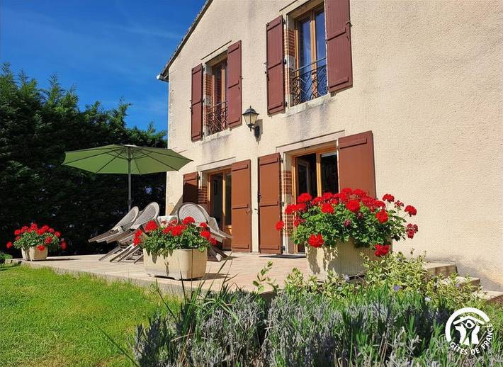 Gîte pour 6 personnes, avec Terrasse et Jardin à Lombers