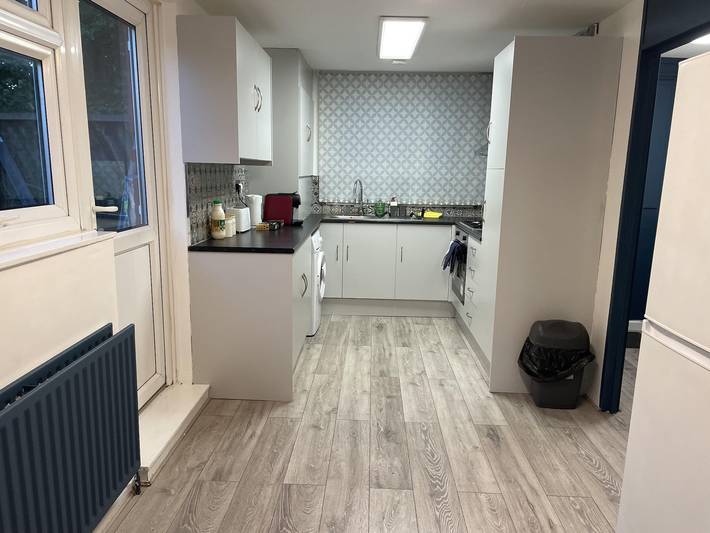 Entire holiday apartment, Big 2-Bed Apartment in Northolt free parking in Ealing, London