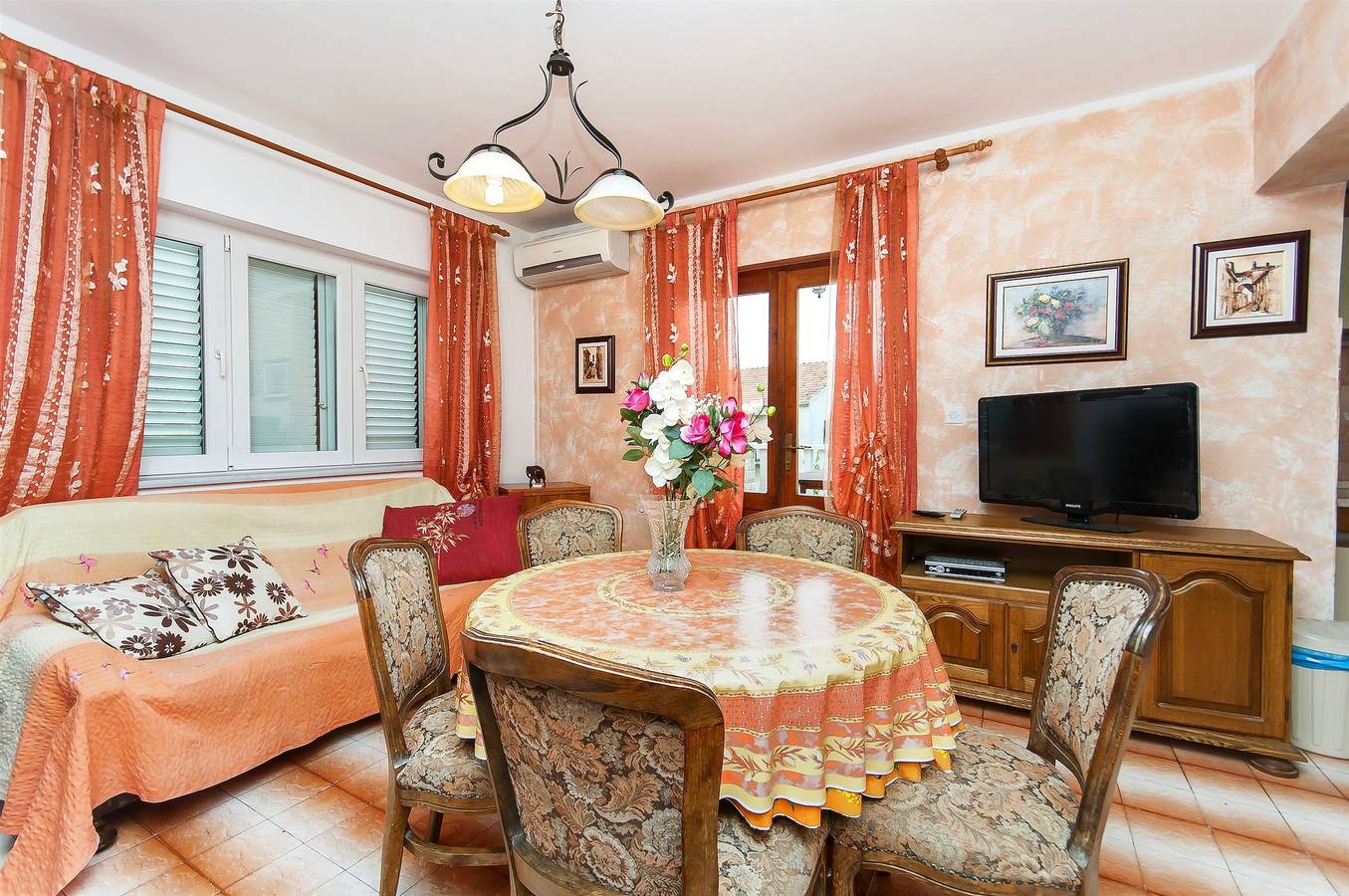 Apartamento entero, Apartments Ljiljana in Rogoznica, Condado de Šibenik-Knin