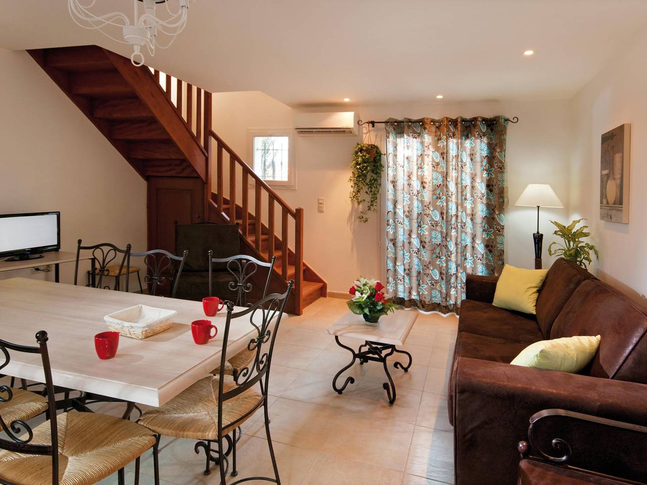 Appartement entier, Appartement provençal pour 4 en Sorgue in L'Isle-sur-la-Sorgue, Vaucluse