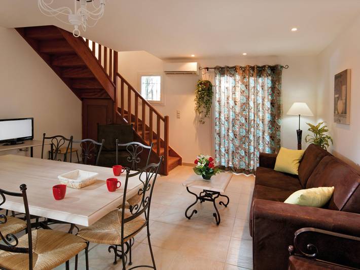 Gîte pour 4 personnes, avec Balcon et Terrasse ainsi que Piscine et Sauna dans le Vaucluse - 3