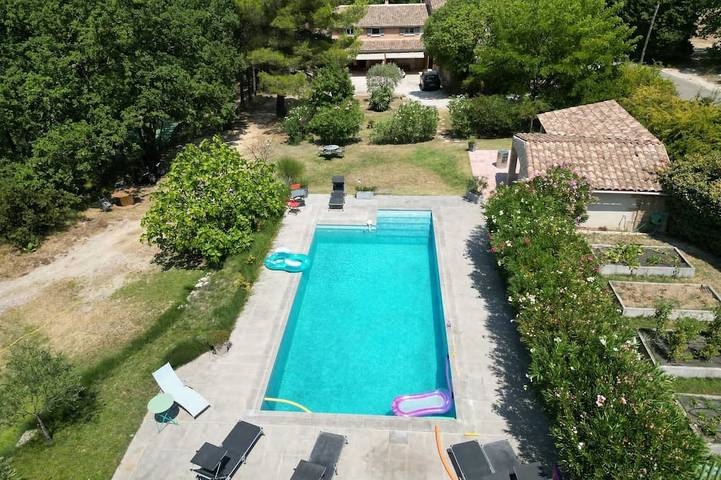 Location de vacances pour 6 personnes à Pernes-les-Fontaines