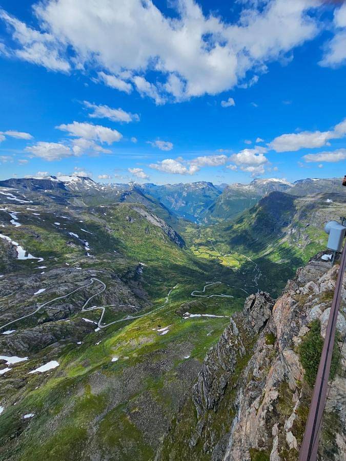 Ferienwohnung für 5 Personen, mit Terrasse und Garten sowie Seeblick und Ausblick in Vestnes - 4