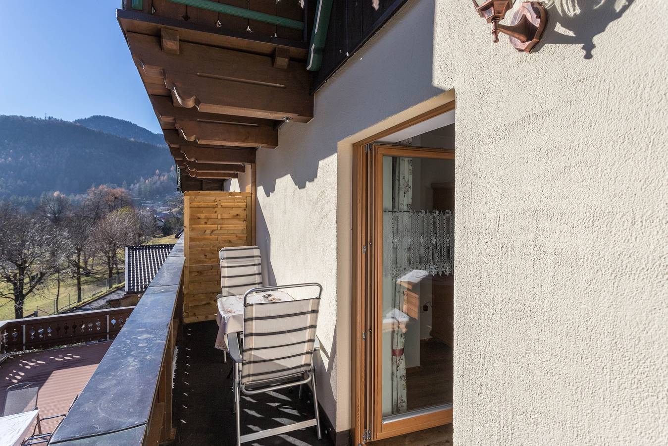 Entire apartment, Apartment 'Rosenquarz' Near the Ski Lift with Mountain View, Wi-Fi & Balcony in Mittenwald, Bavarian Alps