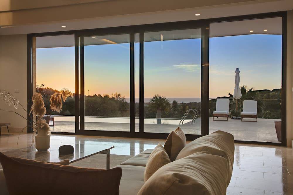 Luxurious villa with sea view and an amazing scenery in Sotogrande, San Roque