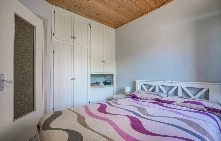 Entire holiday apartment, Cozy Apartment near Antichi Sapori - Parking, WiFi & TV in Carro (Village), Carro (Liguria)