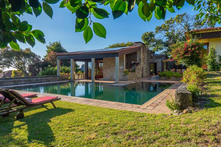 Ferienhaus für 10 Personen, mit Meerblick und Whirlpool sowie Garten in Carreço