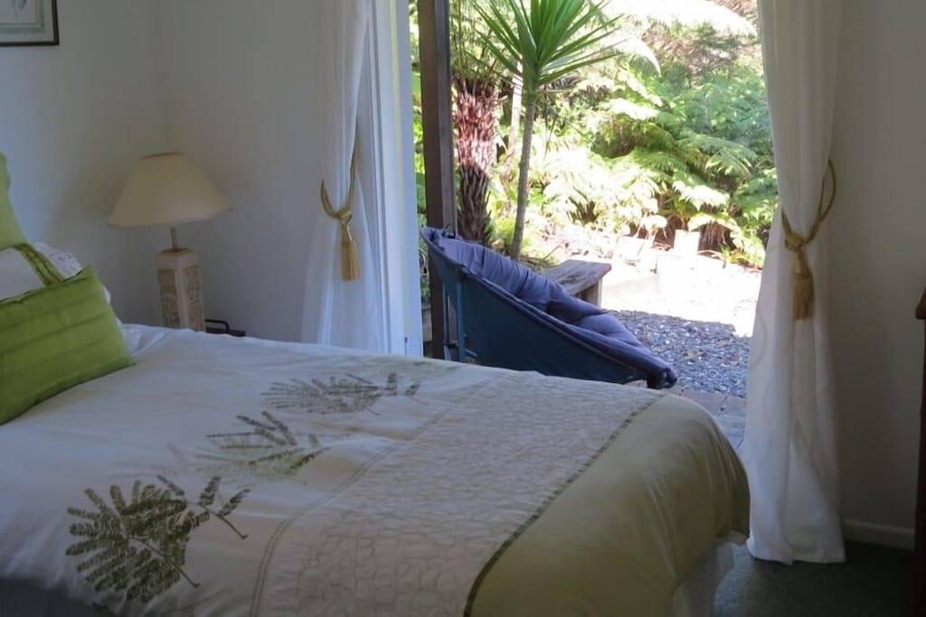 Coromandel Eco Sanctuary - private & friedliche Garten- / Buschlandschaft - 3 Ensuites in Coromandel, Waikato