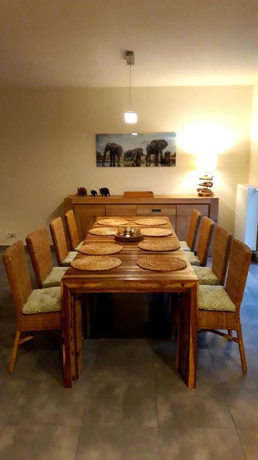 Maison et vélos à Godinne dans la Vallée de la Meuse in Godinne, Yvoir