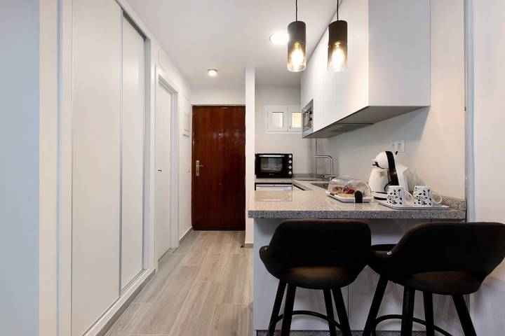 Entire apartment, Apartment 'Apartamento Agata 2024' with Mountain View, Wi-Fi and Air Conditioning in Benalmádena Costa, Benalmádena