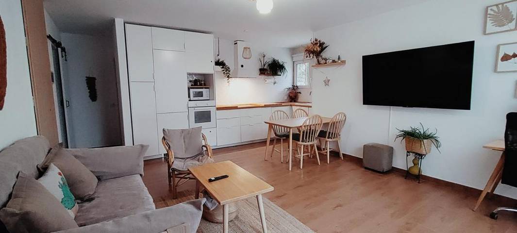 Apartamento para 2 personas, con vistas y piscina además de terraza y jardín en Becerril de la Sierra