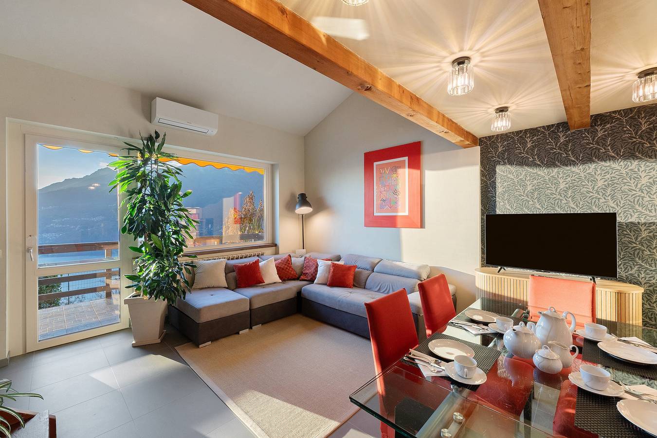 Lake Como – Incanto: Villetta Green con Giardino, Terrazzo e Vista Lago in Vestreno, Valvarrone