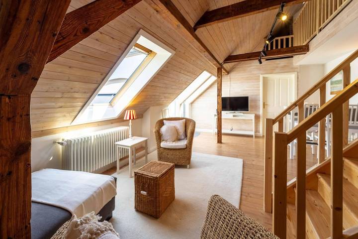 Ferienwohnung für 4 Personen, mit Balkon und Garten sowie Seeblick in Schwerin