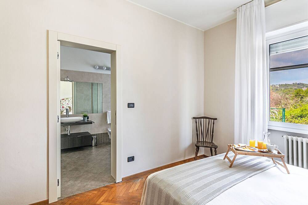 Villa Elisa mit Schwimmbad in Padenghe sul Garda, Gardasee-Berge