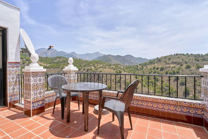 Ganze Wohnung, Ferienwohnung 'Axarquía 13' mit Meerblick, Wi-Fi und Klimaanlage in Frigiliana Road, Frigiliana